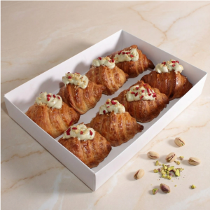 מגש אירוח קרואסון פיסטוק