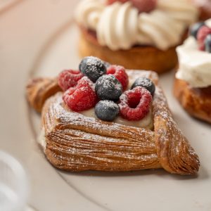 מגשי אירוח מתוקים